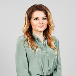 Петя Дикова