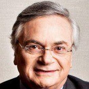 Мойзес Наим