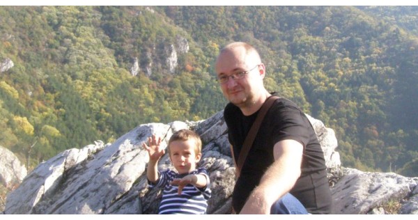  Reading is the best way to go for a walk while staying at home.