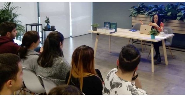 "East-West" Visits IT Company "Ginius Sports"