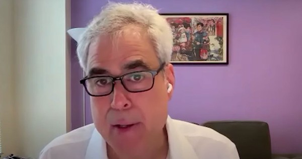 За телефонното детство и тревожното поколение – разговор с Джонатан Хайд