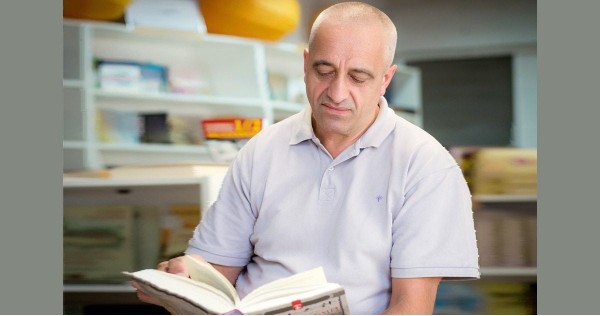 "A Nation that is not reading books, has no future!"